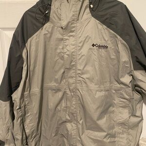 Columbia Men’s Waterproof Omni-Tech Hooded Two-Tone Raincoat in Khaki Dark Gray